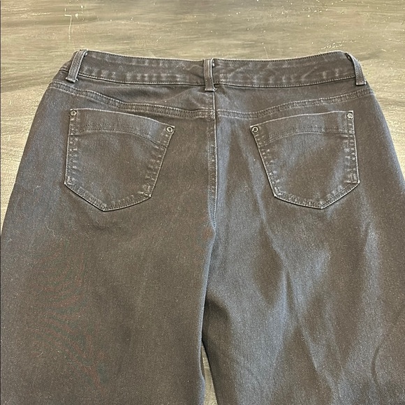 Bandolino Women’s Black Amy Jeans - 16 - Picture 5 of 5